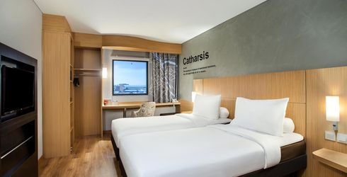 hotel room image