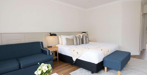 hotel room image
