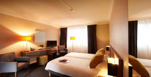 hotel room image