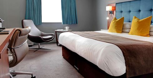 hotel room image