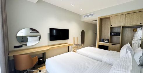 hotel room image