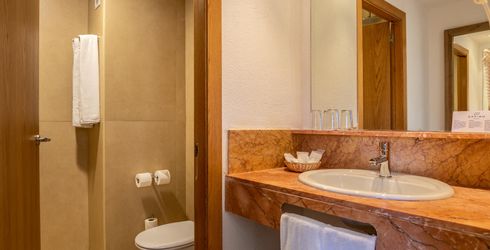 hotel room image