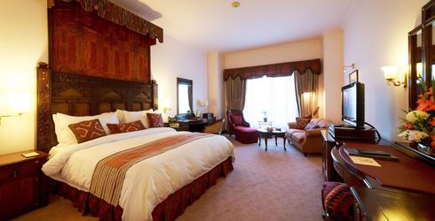hotel room image