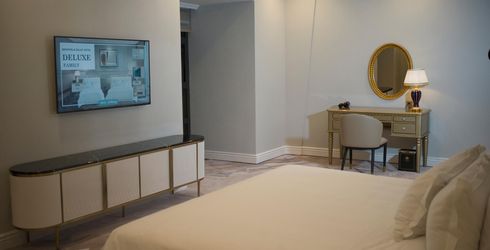 hotel room image