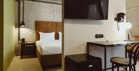 hotel room image