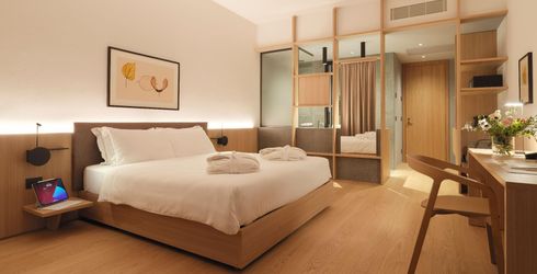 hotel room image
