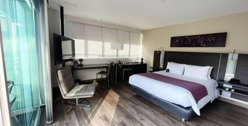 hotel room image