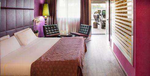 hotel room image