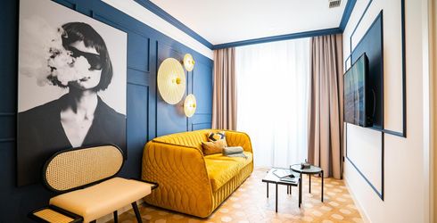 hotel room image