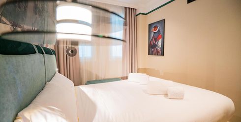 hotel room image