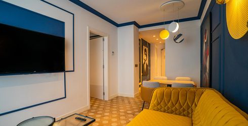 hotel room image