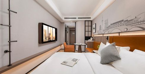 hotel room image