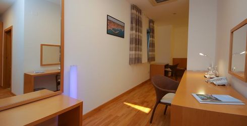 hotel room image