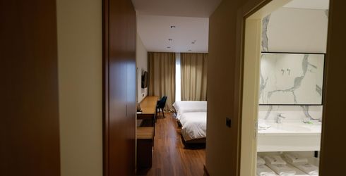 hotel room image
