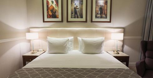 hotel room image