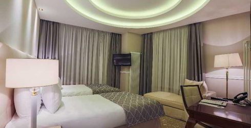 hotel room image