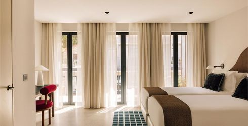 hotel room image