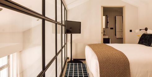 hotel room image