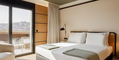 hotel room image