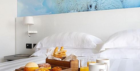 hotel room image
