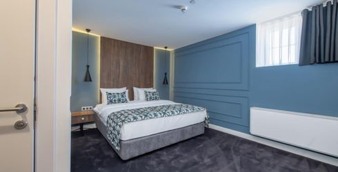 hotel room image