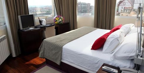 hotel room image