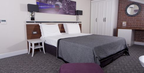 hotel room image