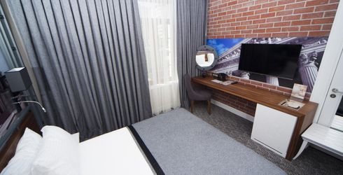 hotel room image