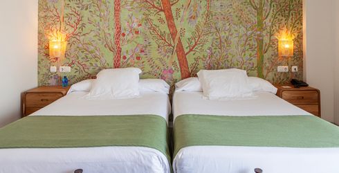 hotel room image