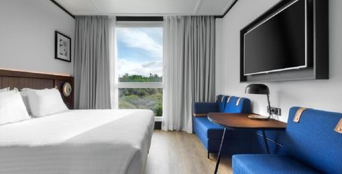 hotel room image