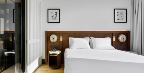hotel room image