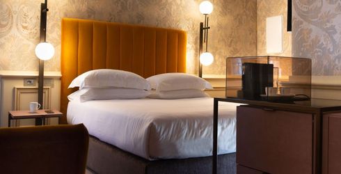 hotel room image