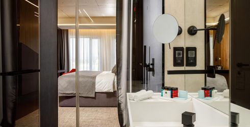 hotel room image