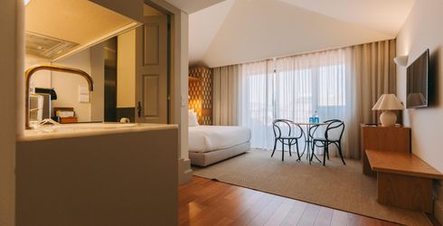 hotel room image