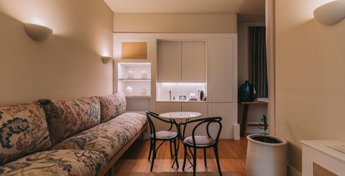 hotel room image