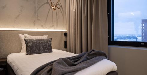 hotel room image