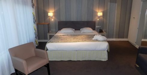 hotel room image