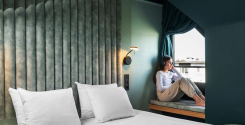 hotel room image