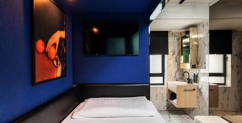 hotel room image
