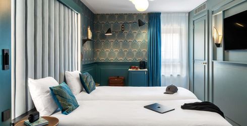 hotel room image