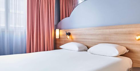 hotel room image