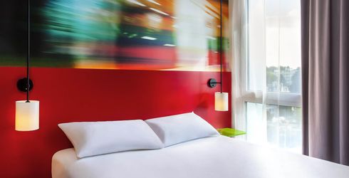 hotel room image