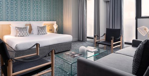 hotel room image