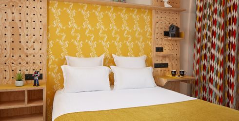 hotel room image