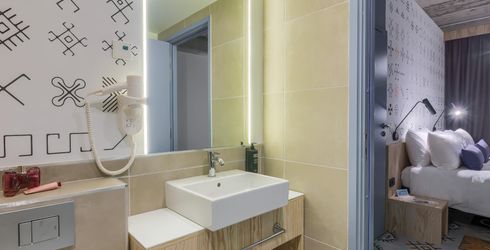 hotel room image