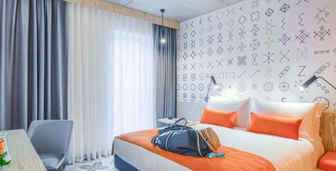 hotel room image