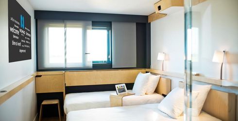 hotel room image