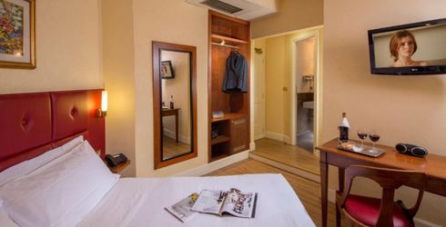 hotel room image