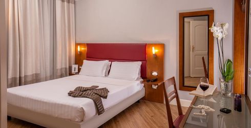 hotel room image
