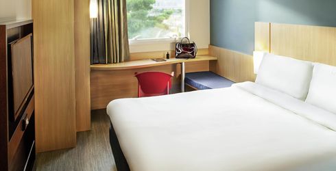 hotel room image